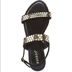 $15 ▪️ Black Metallic Geometric sandals ▪️